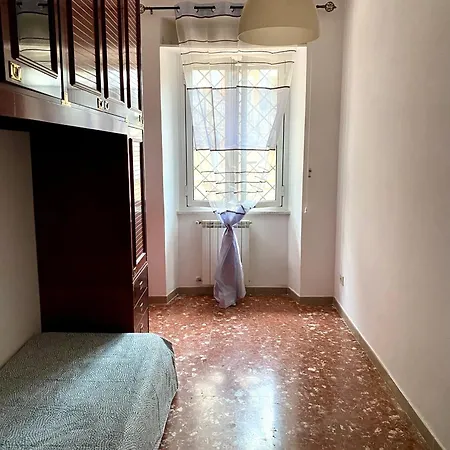 Apartment Giordano's House-anagnina Rome
